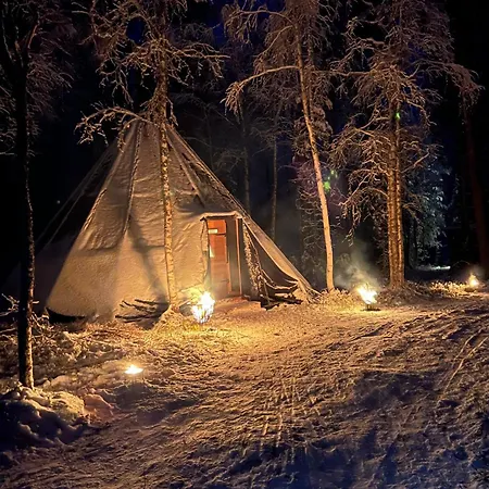 Semesteranläggning (resort) SkyFire Village Resort&Igloos *